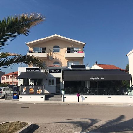 Apartments Villa Marina Рогозница Экстерьер фото