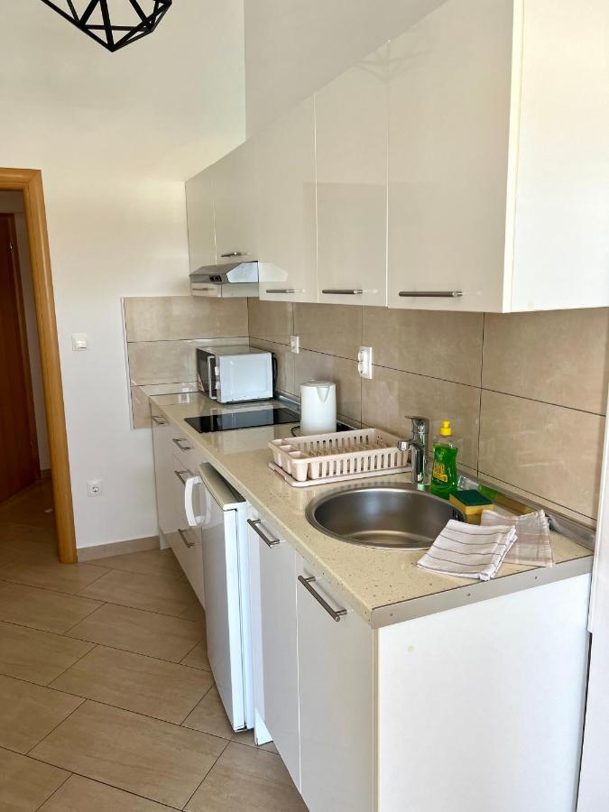 Apartments Villa Marina Рогозница Экстерьер фото