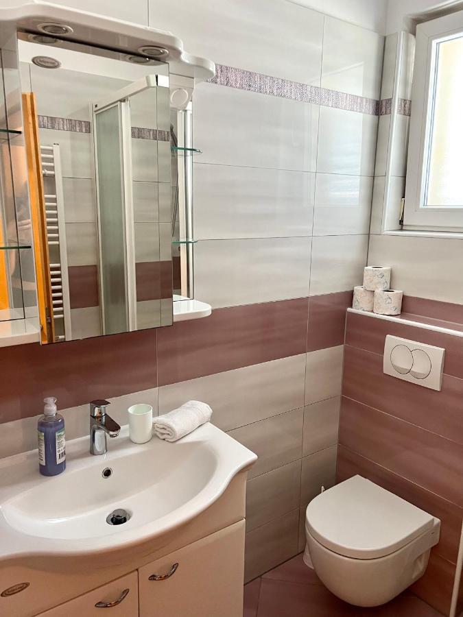 Apartments Villa Marina Рогозница Экстерьер фото